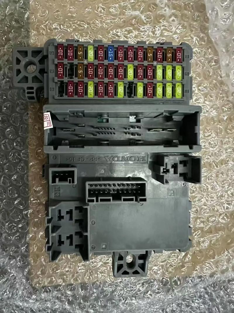 21款本田思域,21款本田思域点烟器保险丝在哪